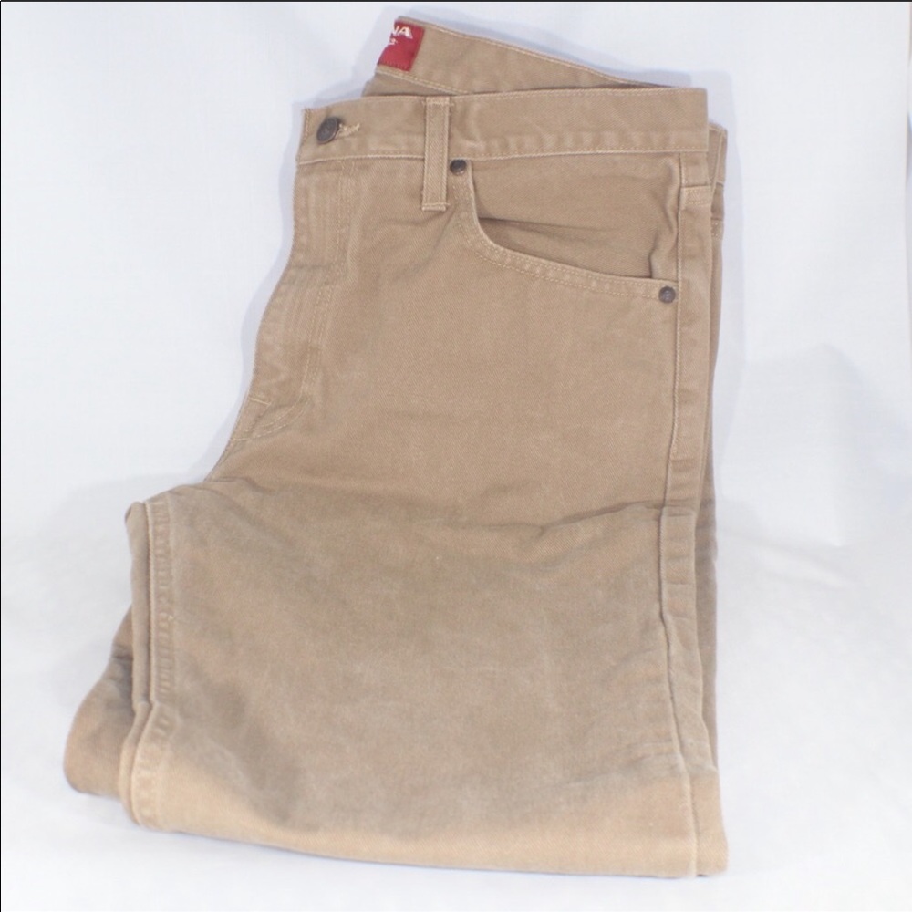 Men’s khaki pants